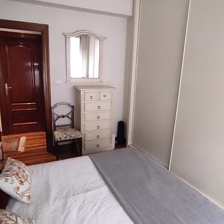 Hotel Con Balcon En El Centro De Algorta Getxo